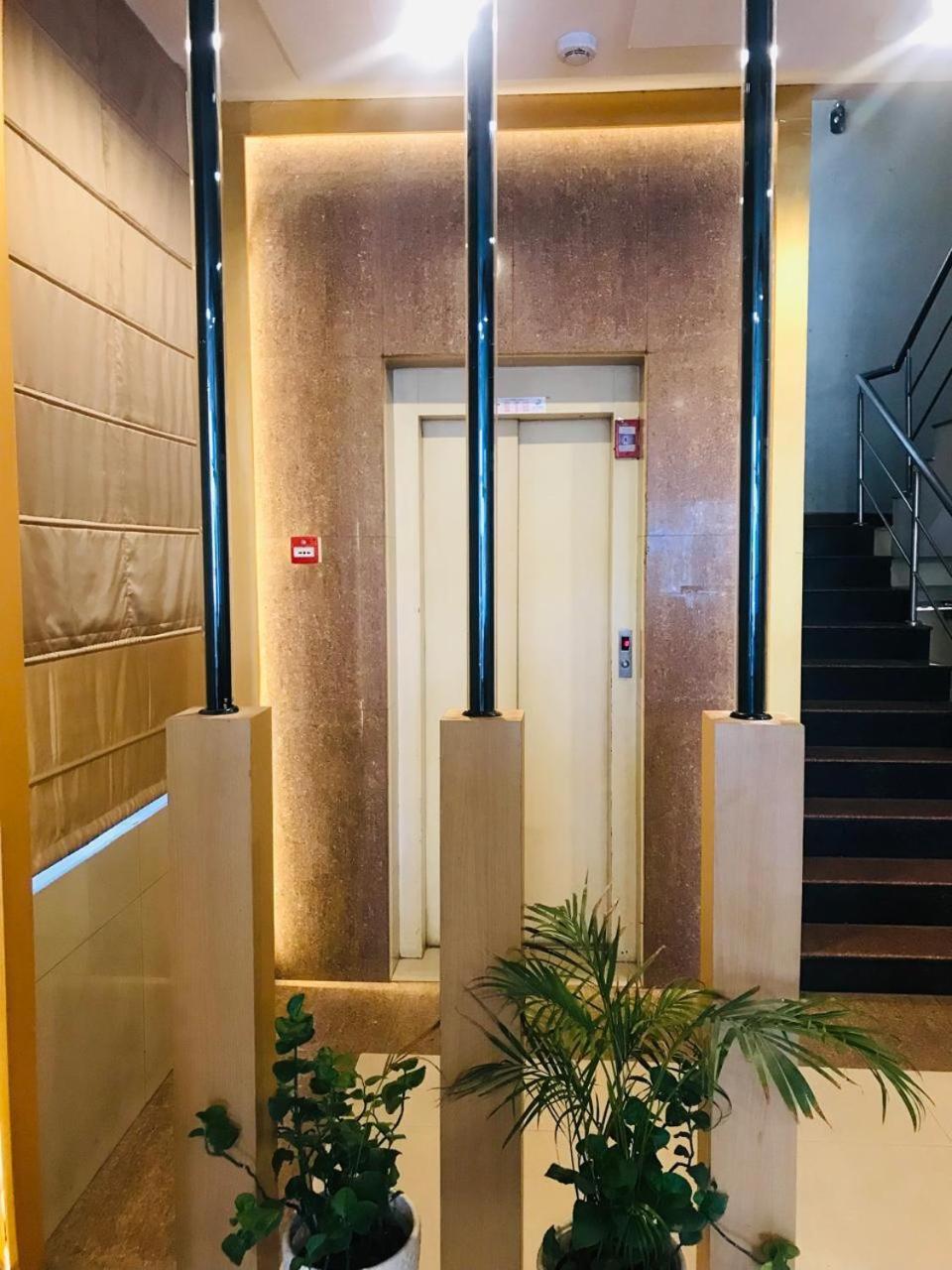 Hotel Tulip Palm Jaipur Exterior foto
